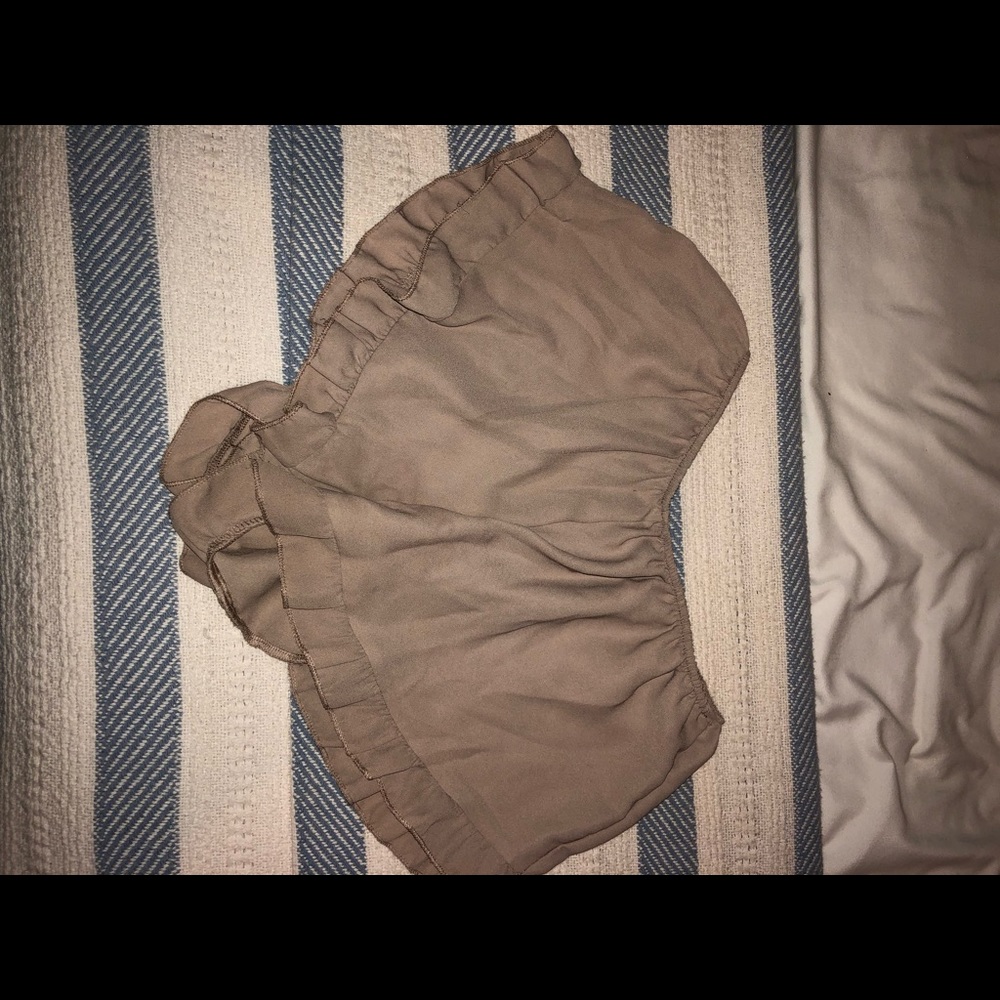 Brandy Melville nude vodi shorts!